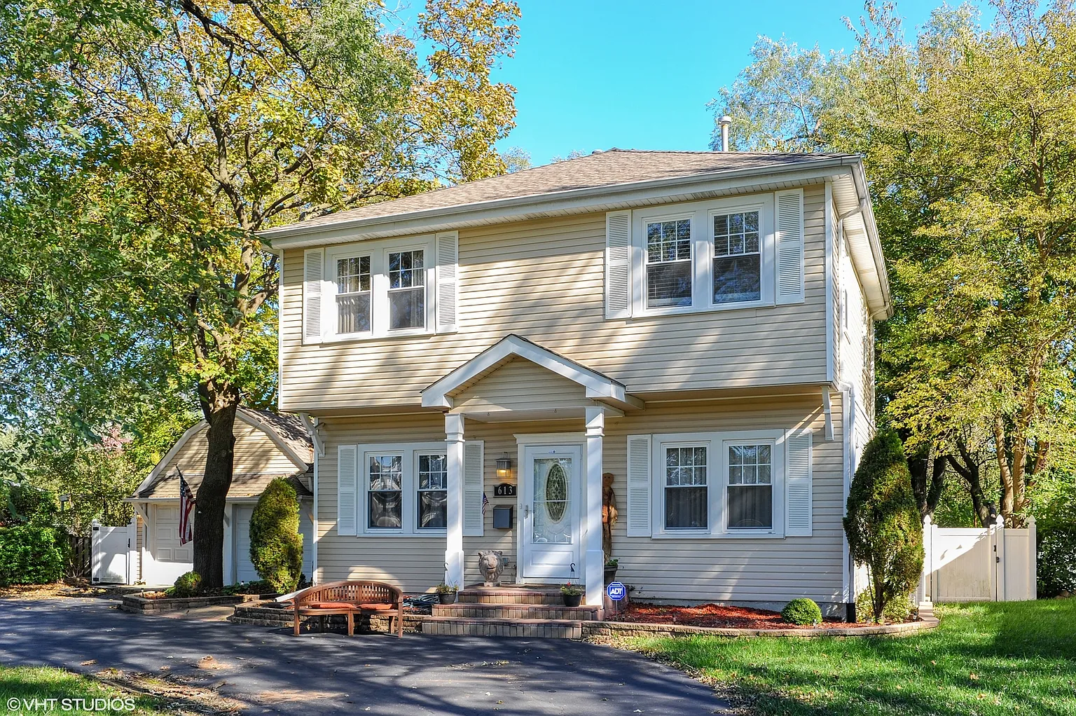 613 Greenwood Rd photo 1