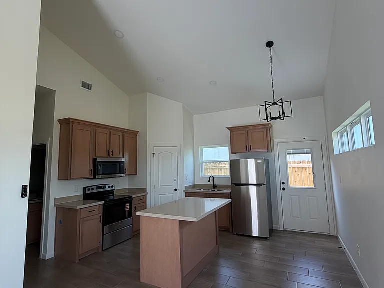 709 Sparrow Ln — Photo 18