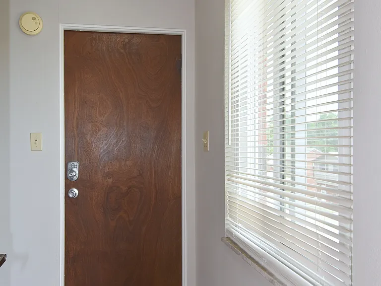 3152 Glendale Ave #1 — Photo 2