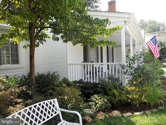 2nd image of 5205 Belvoir Dr