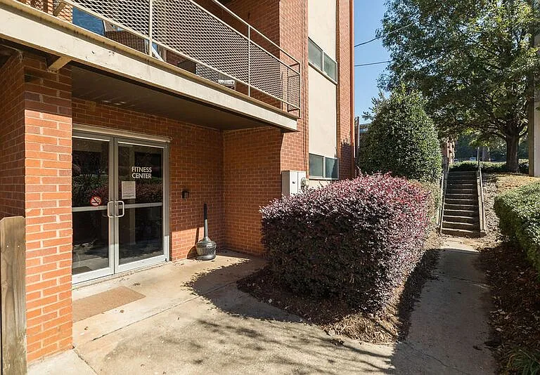 250 Little St #C310 — Photo 24