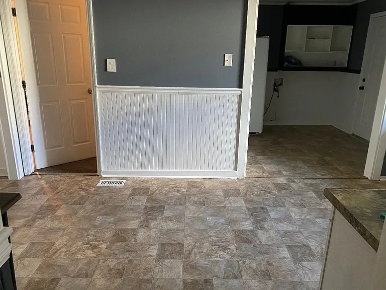3902 Hawthorne Ave SW — Photo 11