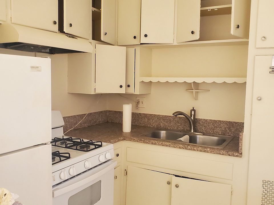 2nd image of 3136 Fairmount Ave