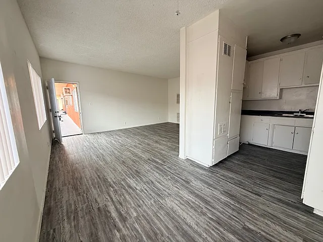 1435 Laurel Ave — Photo 15