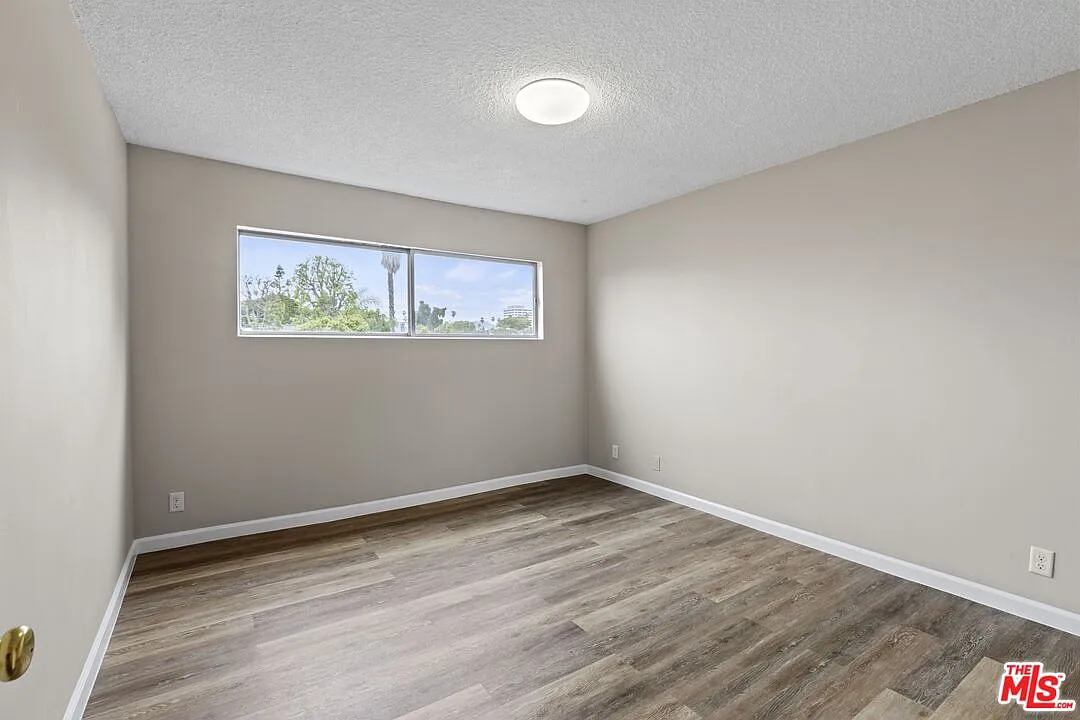 4 bed, 2.0 bath, 1591 sqft, $4,900 — Photo 2