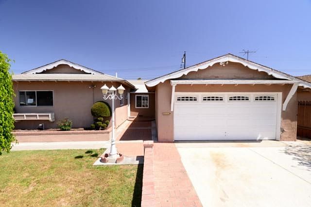1st image of 14852 Deanann Pl