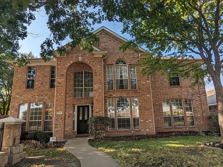 5001 Highlands Dr — Photo 1