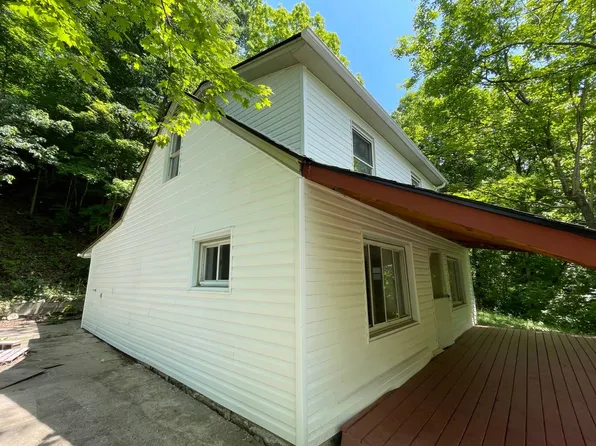 2332 Mile Fork Rd, Charleston, WV 25312