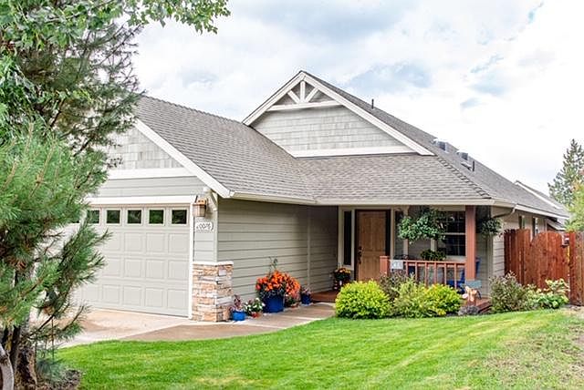 Pets allowed with additional deposit and professional cleaning