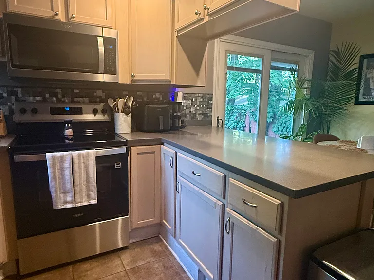 1400 Meadow Rd — Photo 6