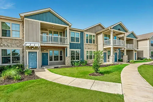 The Reserve at Country Club Photo 1