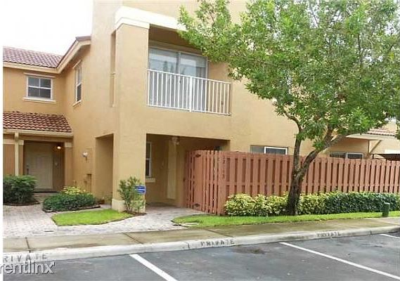 A1666276-Townhouse-1