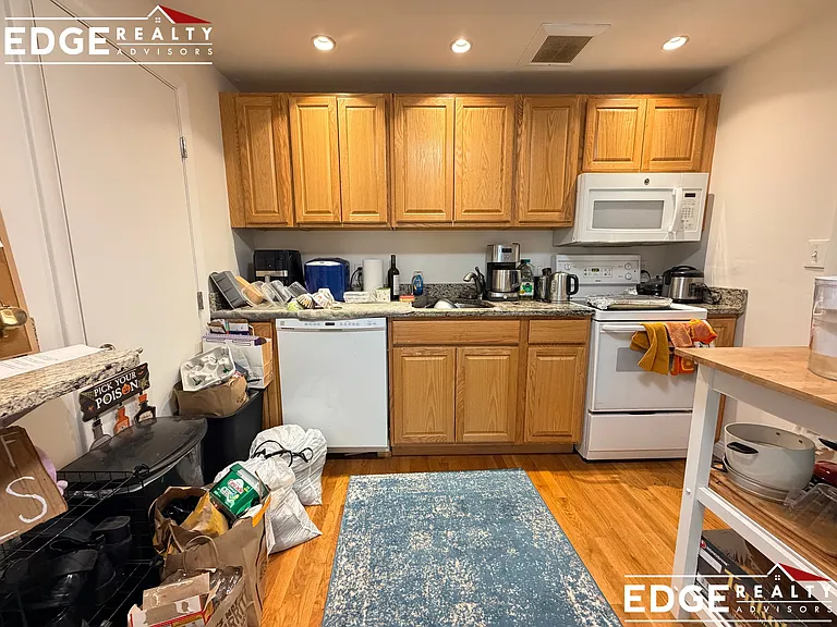 15 Euston Rd #12B — Photo 2