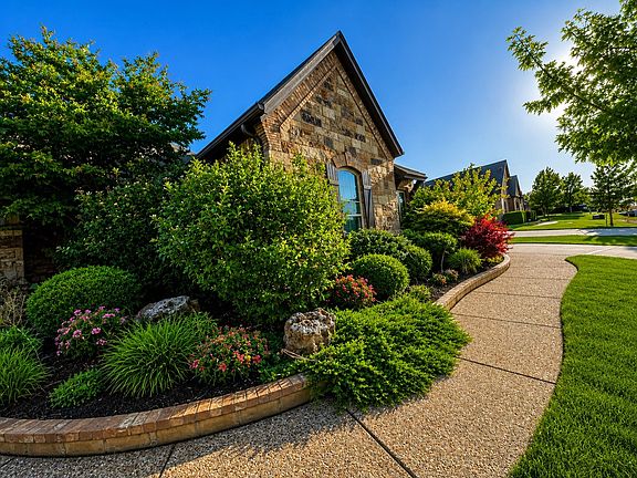 3rd image of 1317 Bluff Springs Dr