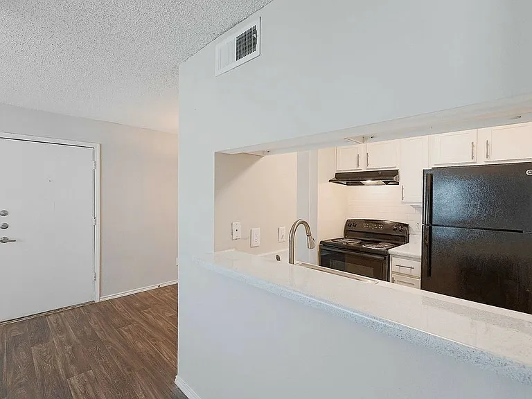 City Crest Apartments — Photo 55