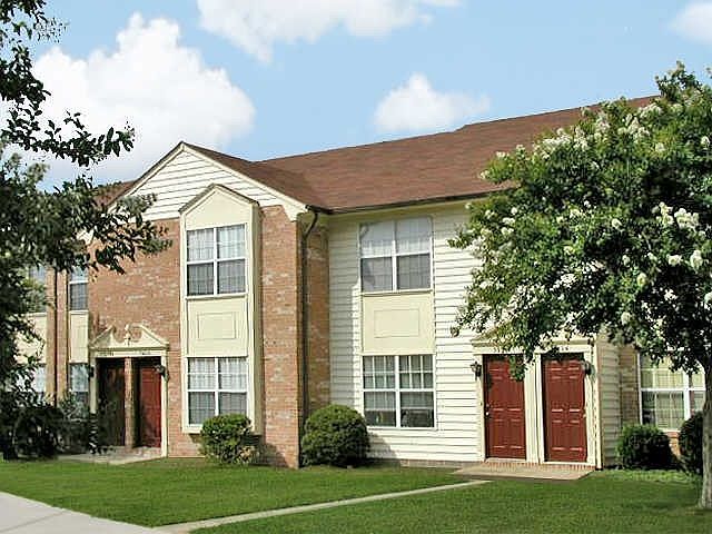 Auburn Place Exterior