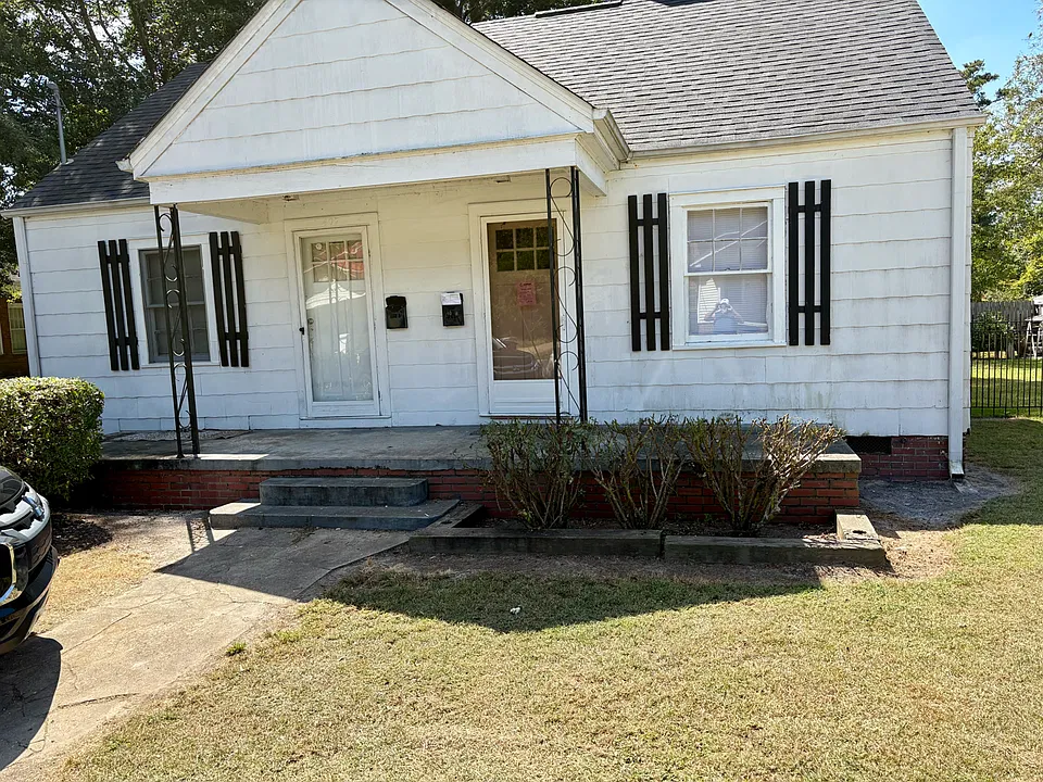 407 Winona Ave #B