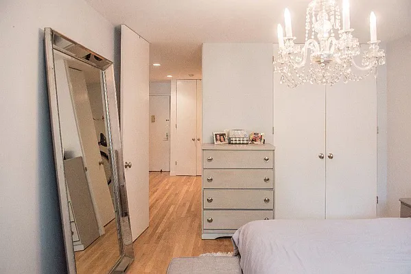 Sold by Luminous Realty | media 11