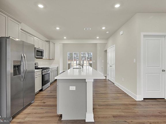 2nd image of 2162 Winterberry Ln