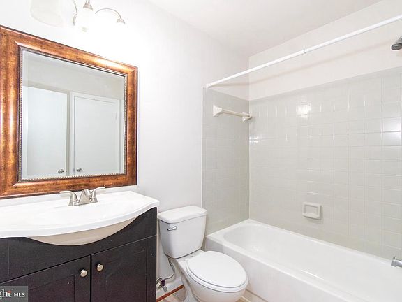 4th image of 6021 Creekstone Ln