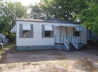 2755 E Surrey Dr, North Charleston, SC 29405