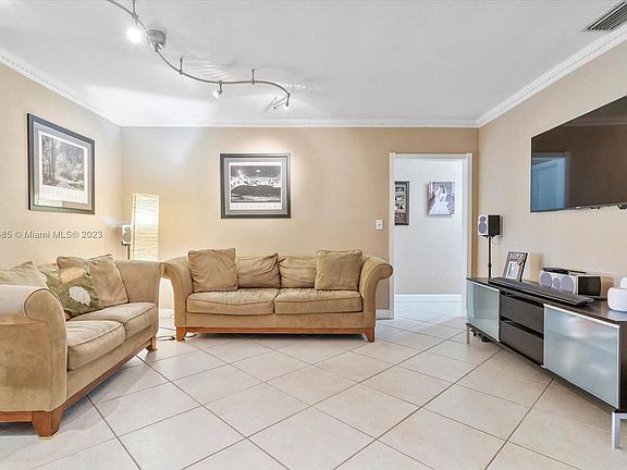 4th image of 7445 Big Cypress Dr