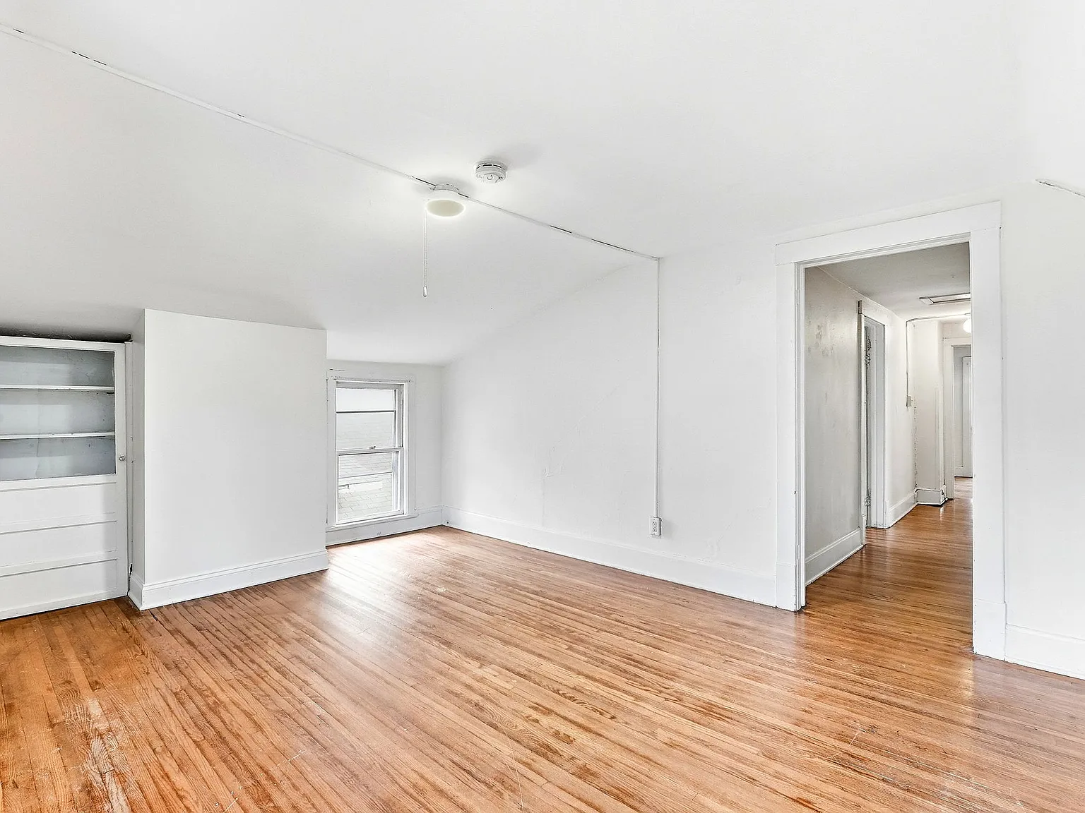 2 bed, 975 sqft, $1,200 — Photo 2