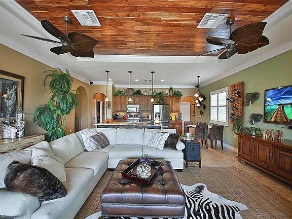 3rd image of 10853 Tiberio Dr