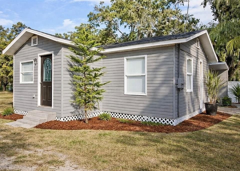1st image of 1104 E ALSOBROOK STREET