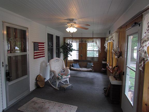 3rd image of 407 E Joy St