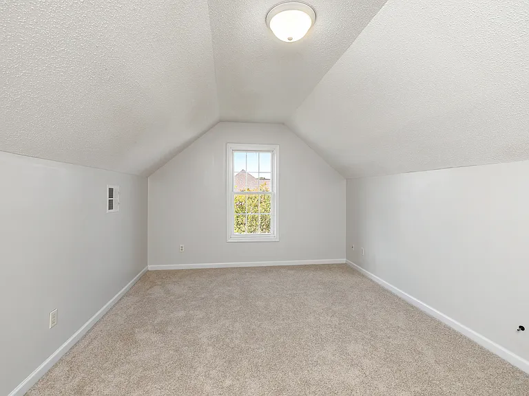 1755 Titanic Ct — Photo 20