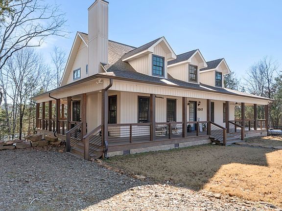 3rd image of 3247 Dug Hill Rd