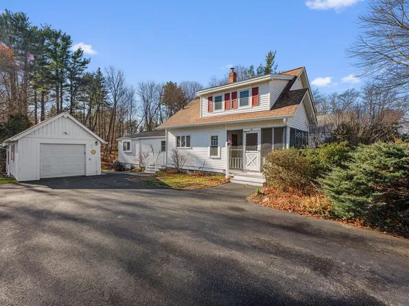22 West Pine Street, Plaistow, NH 03865