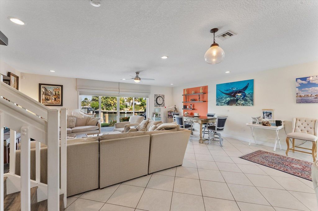 1351 SE 3rd Avenue, photo 6