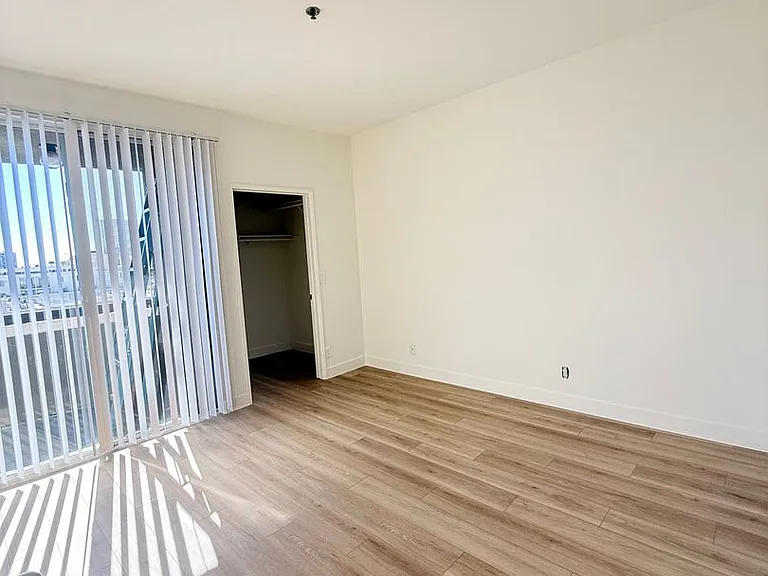 Perfectly situated 2 bedroom and 2 bathroom ! — Photo 50