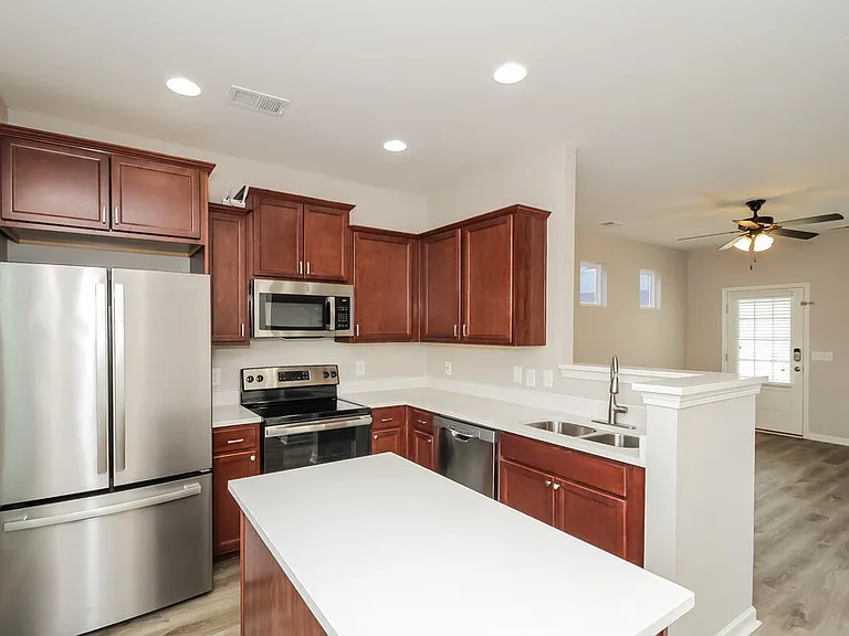 69 Howard Ave NW — Photo 8