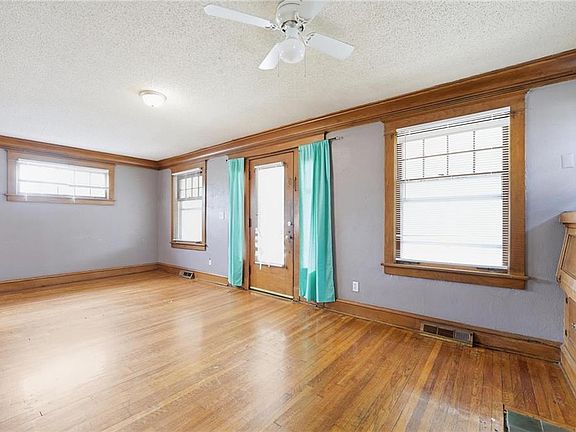 4th image of 3547 Bellefontaine Ave