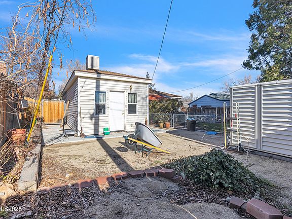 4th image of 2050 N Lassen Dr