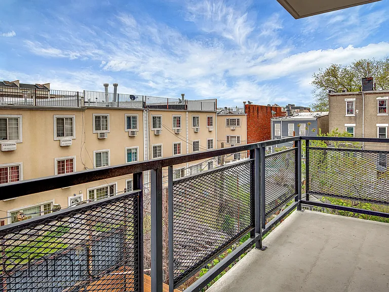 937 Rogers Ave #3F — Photo 1