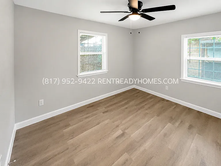 6419 Myrtle St — Photo 10