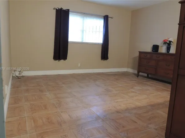 4880 NW 22nd St APT 107, Lauderhill, FL 33313
