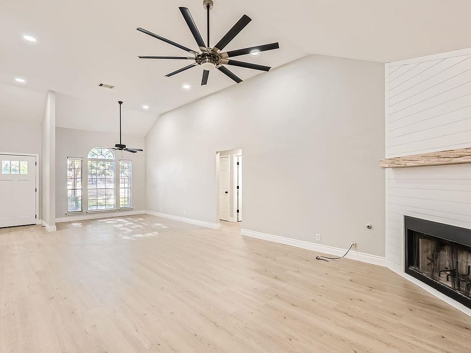 1st image of 201 Orchard Way