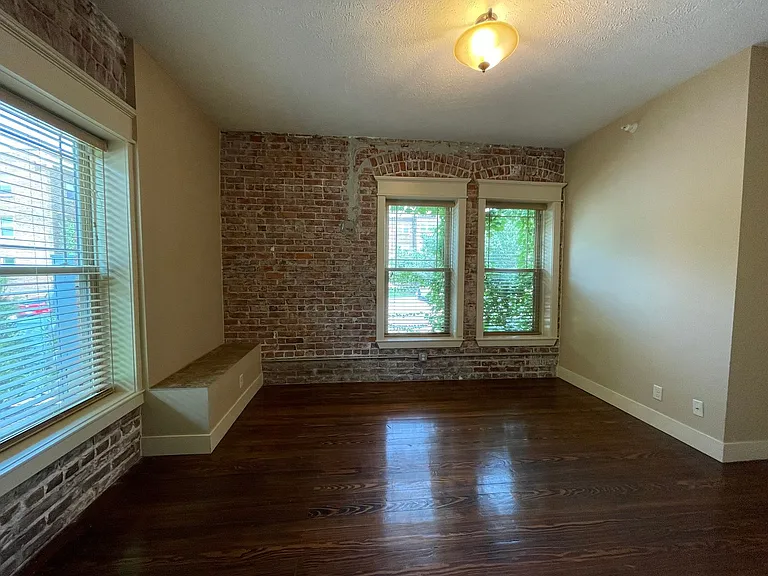 2934 Leavenworth St — Photo 116