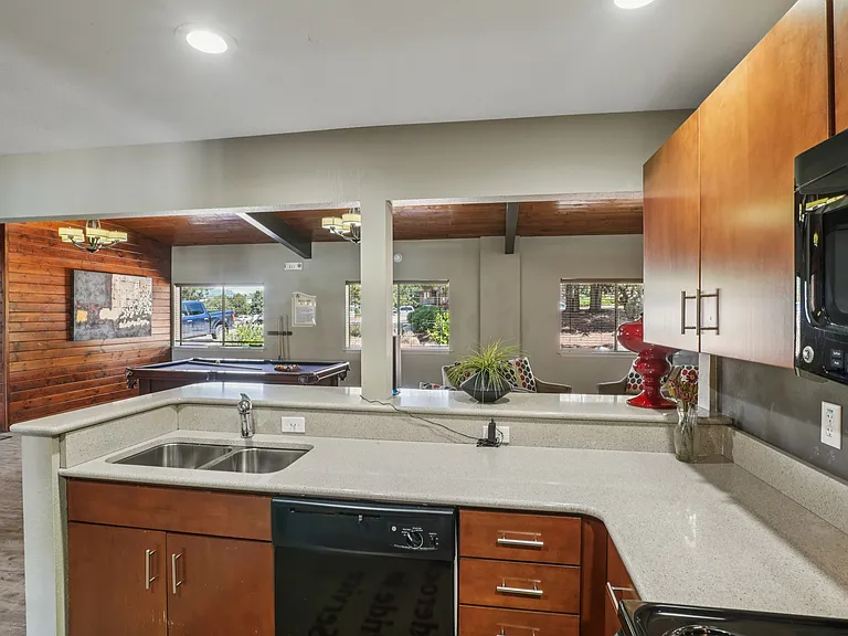 University Village Apartments — Photo 17