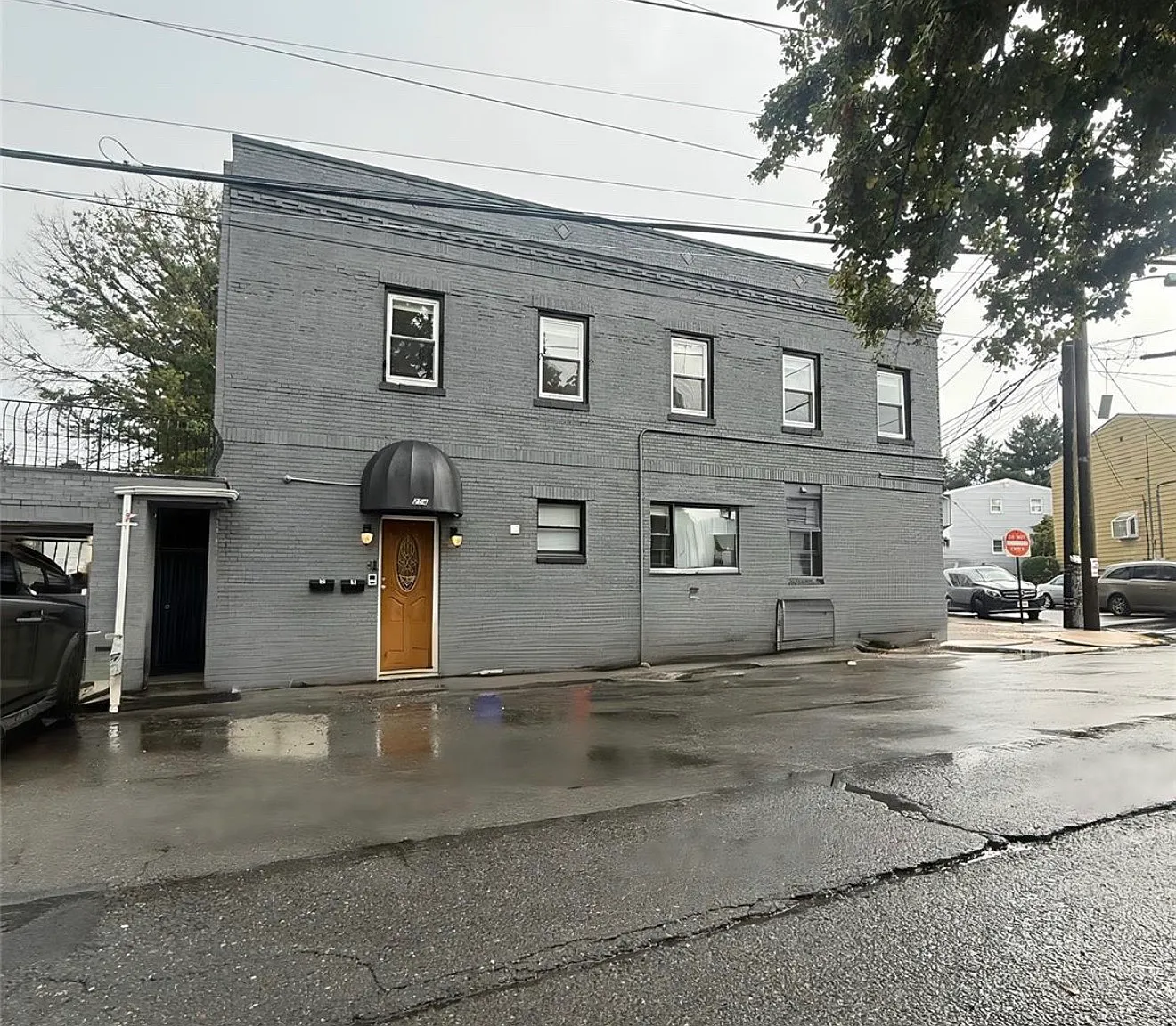 3 bed, 1.5 bath, $2,450 — Photo 2
