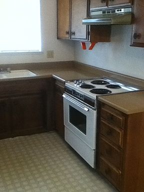 2nd image of 411 3rd St APT B