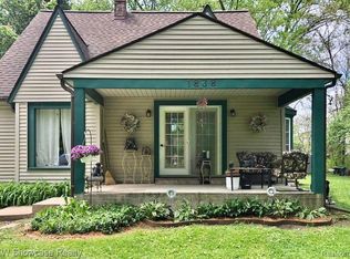 1838 Portlock Ave, Commerce Township, MI 48382