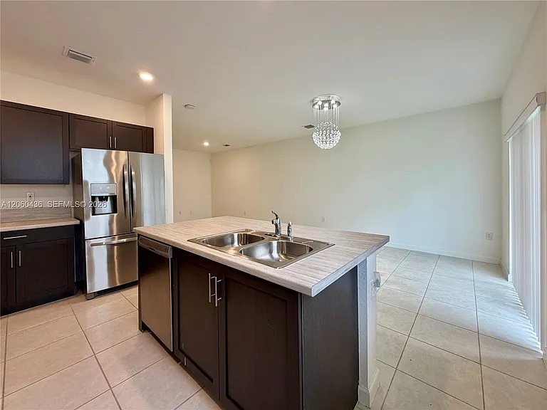 2685 SE 13th Ct — Photo 8