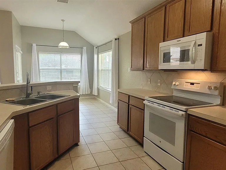 3825 Evergreen Way — Photo 11