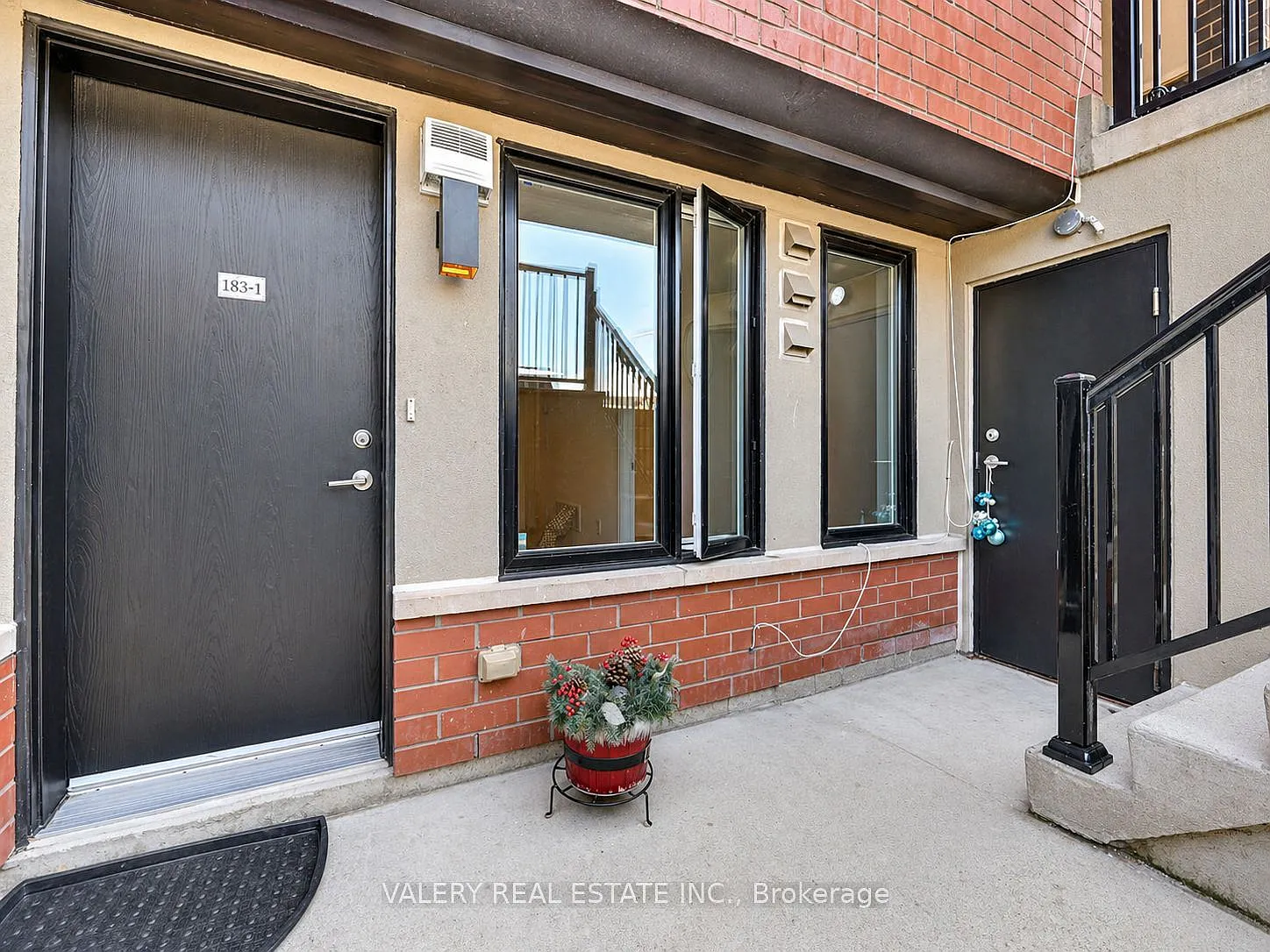 2 bed, $1,950 — Photo 2
